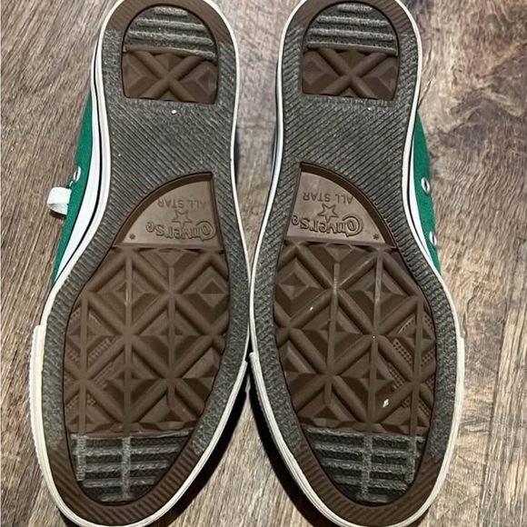 Converse - Picture 2 of 2
